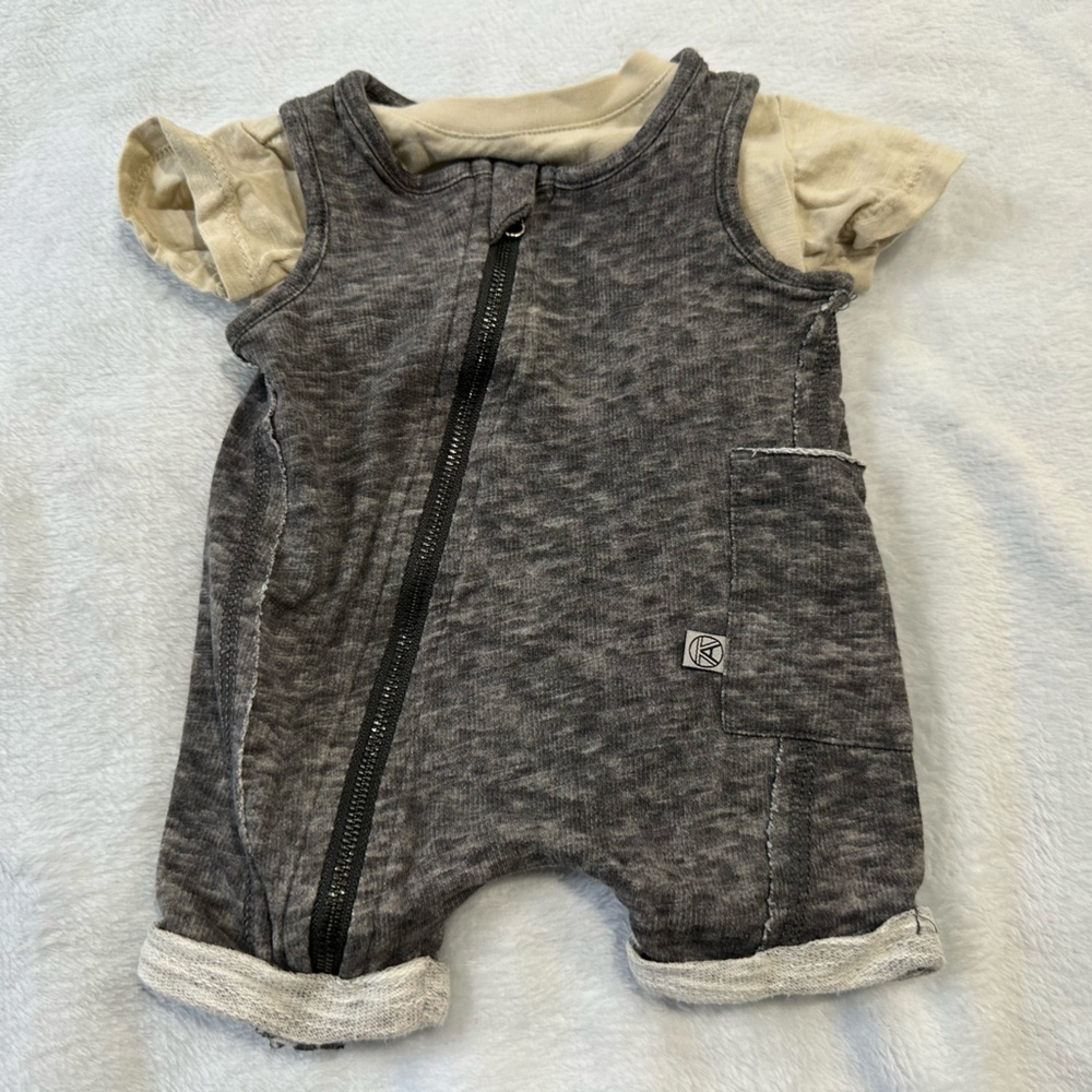 🔥3 for $10🔥 Kidding around NB overalls and T-shirt